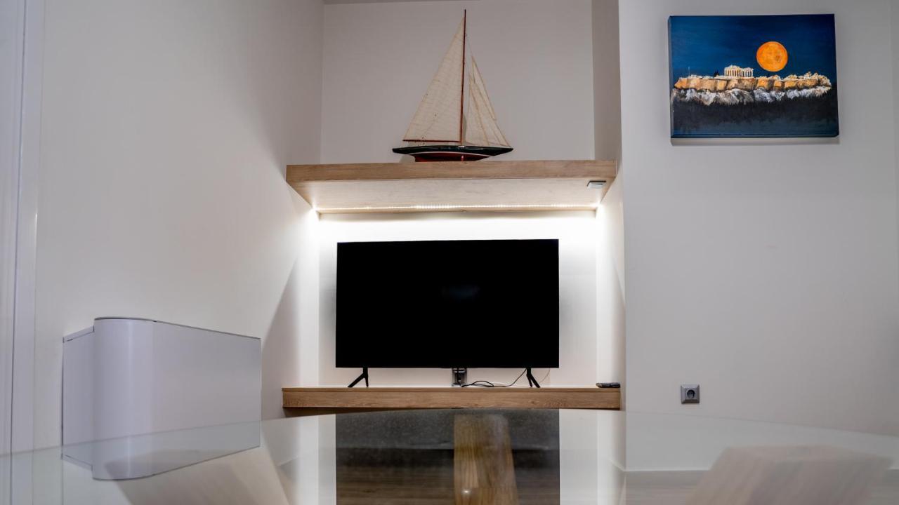 Maxblue 2 Apartment Piraeus Exterior photo